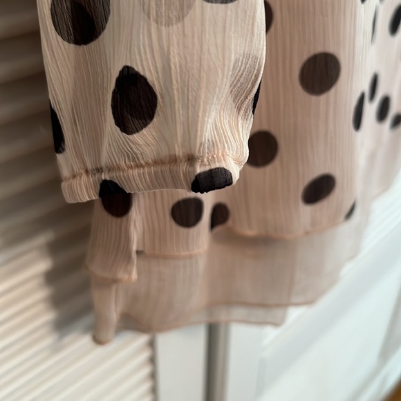 Polka Dot Tie Front Blouse ⚫️⚫️⚫️ - Picture 4 of 6